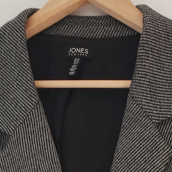 Jones of New York Blazer - Picture 2 of 2
